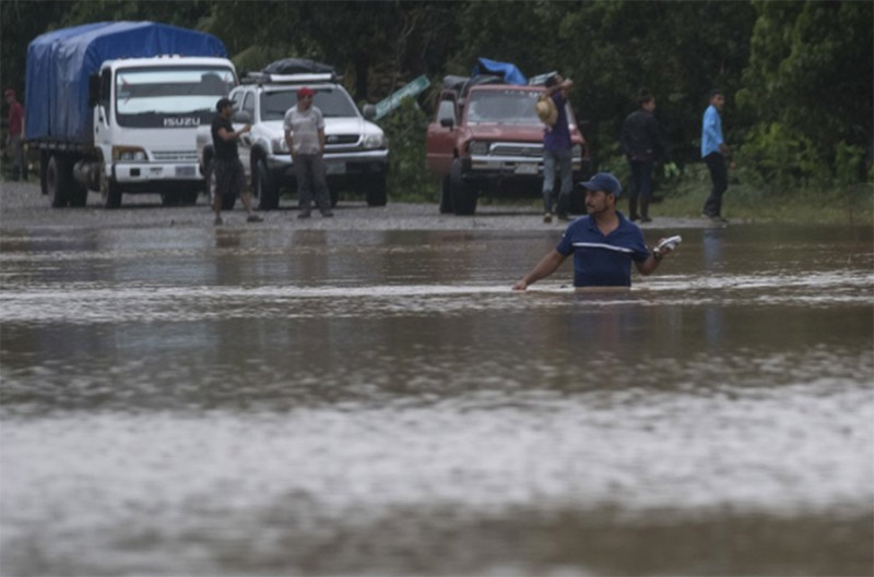Flash flood in Honduras. Obtained from https://apnews.com/article/hurricane-eta-nicaragua-mudslides-74c7bdeeef25ce2ef71c187c6d74a93d/gallery/271593a474134ed2bd844e1bf0fd8f64 