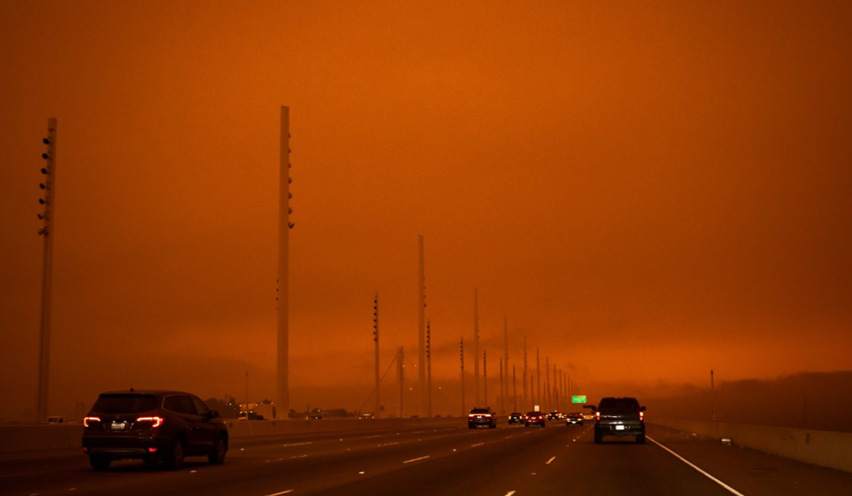 Cielos rojos en California producidos por los incendios, aires totalmente contaminados. Obtenido de https://www.usnews.com/news 